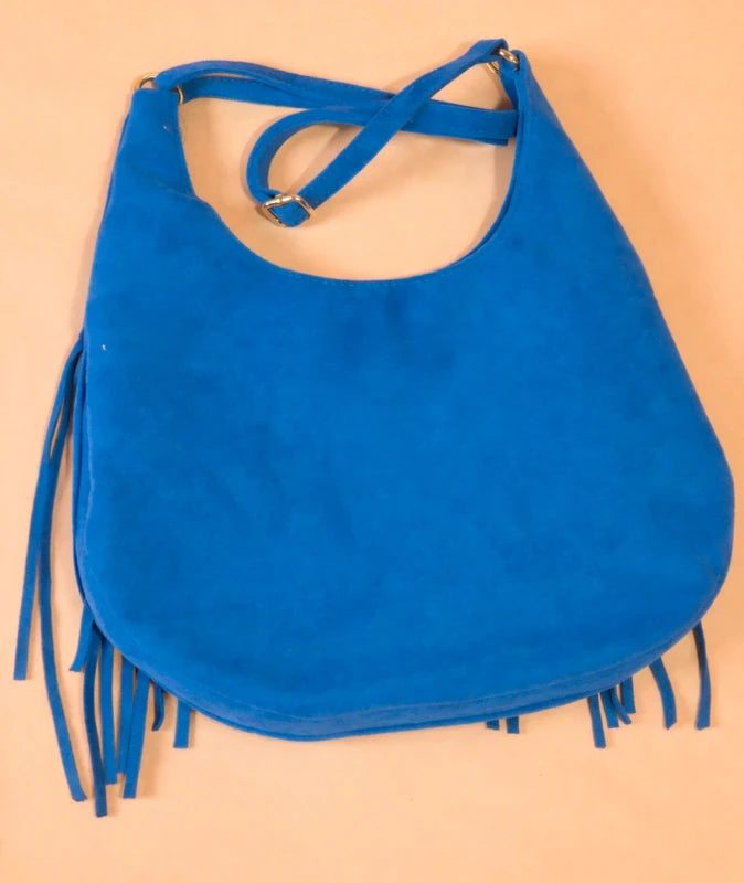 Bolso boho chic azul rey con flecos vista lateral - vaqueraspain