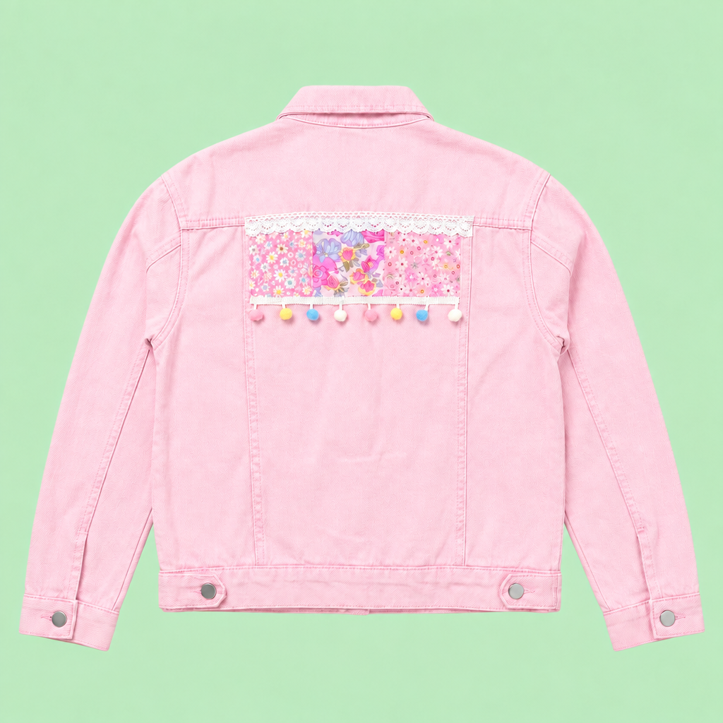 Chaqueta Romántica Pompones, trasera rosa pastel