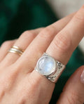 Anillo sello bohemio con piedra lunar plata 925 boho chic vintage | vaqueraspain