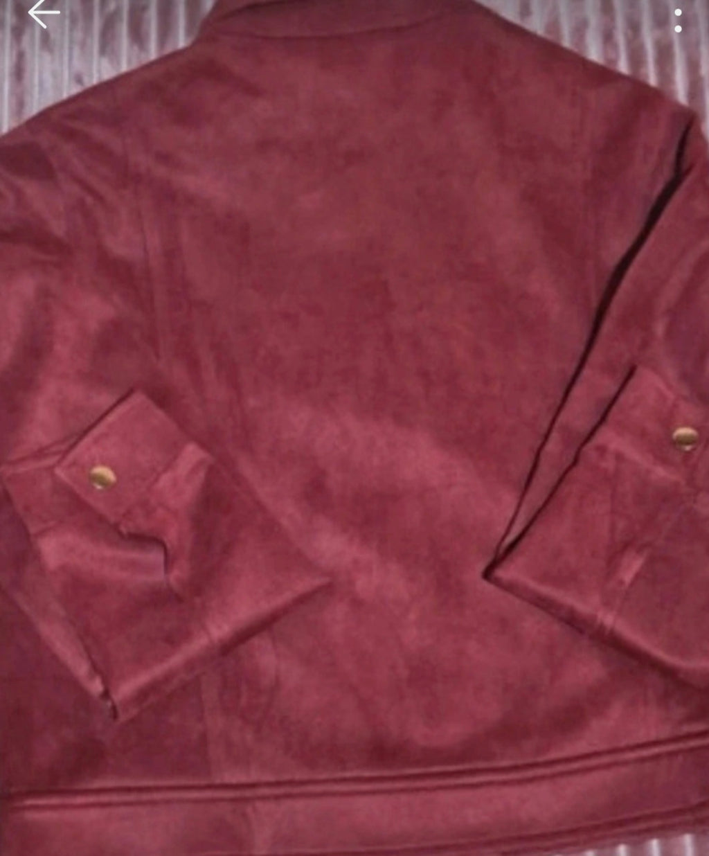 Vista trasera chaqueta ante granate con tachas doradas boho chic | vaqueraspain