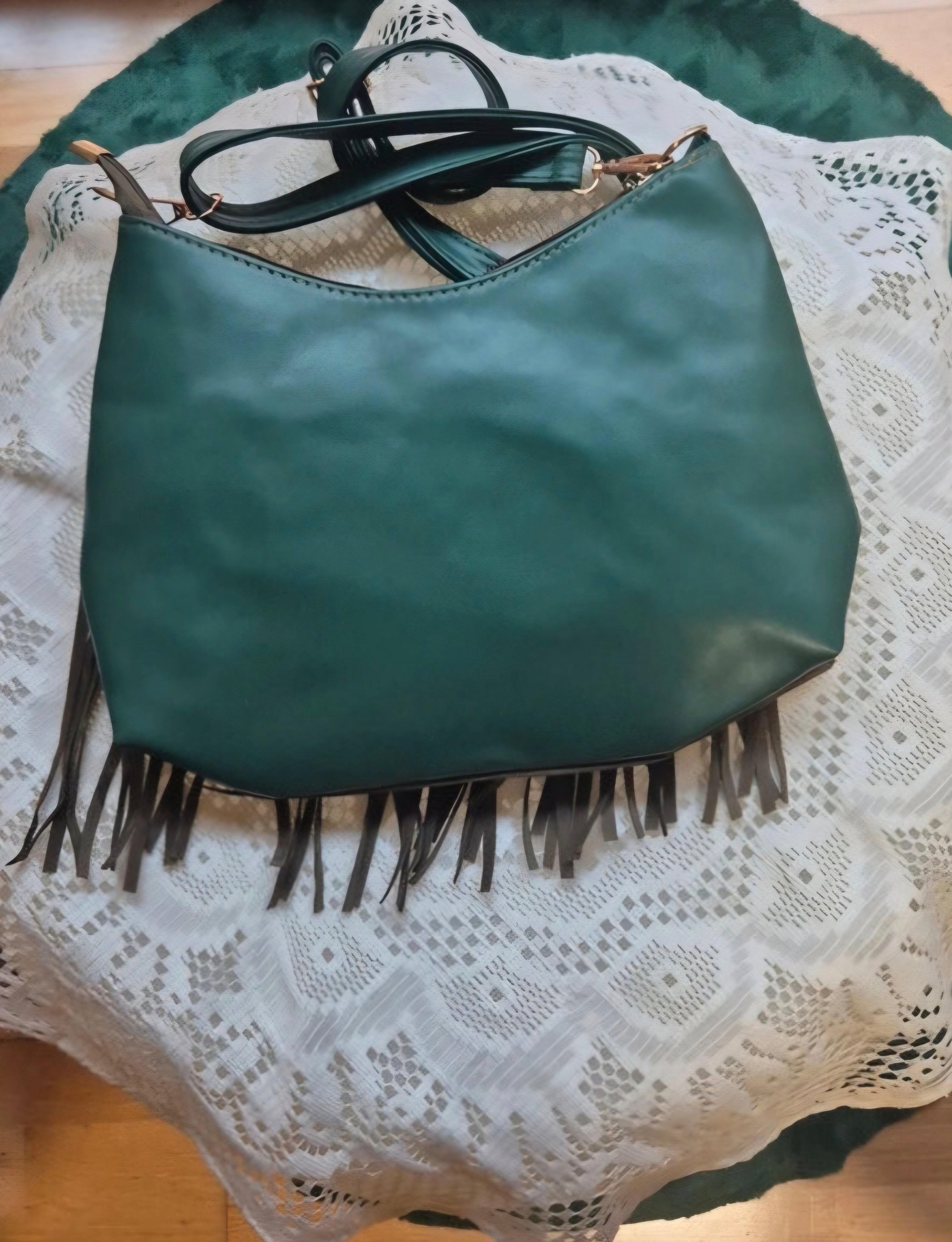 Bolso bohemio flecos verde caqui ojo verde vista lateral - vaqueraspain