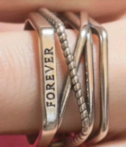 Detalle grabado Forever anillo vintage bohemio chapado oro blanco | vaqueraspain