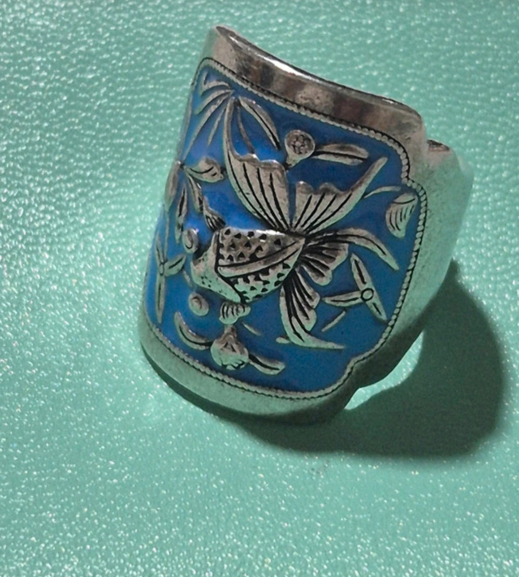 Vista lateral anillo bohemio flor de loto pez dorado plata 925 tailandesa | vaqueraspain
