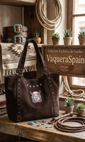 Bolso Tote western   "Calavera Buey" con tachas.