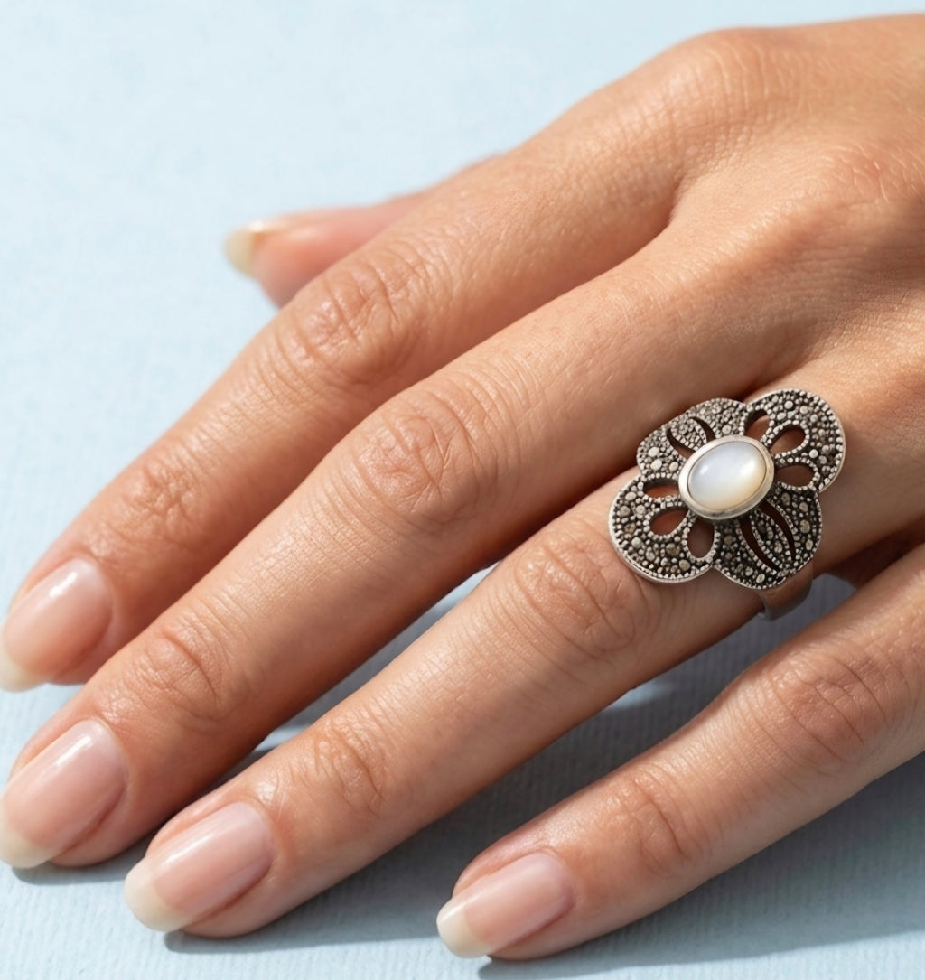 Vista lateral anillo art deco marquesita acero talla 21 | vaqueraspain
