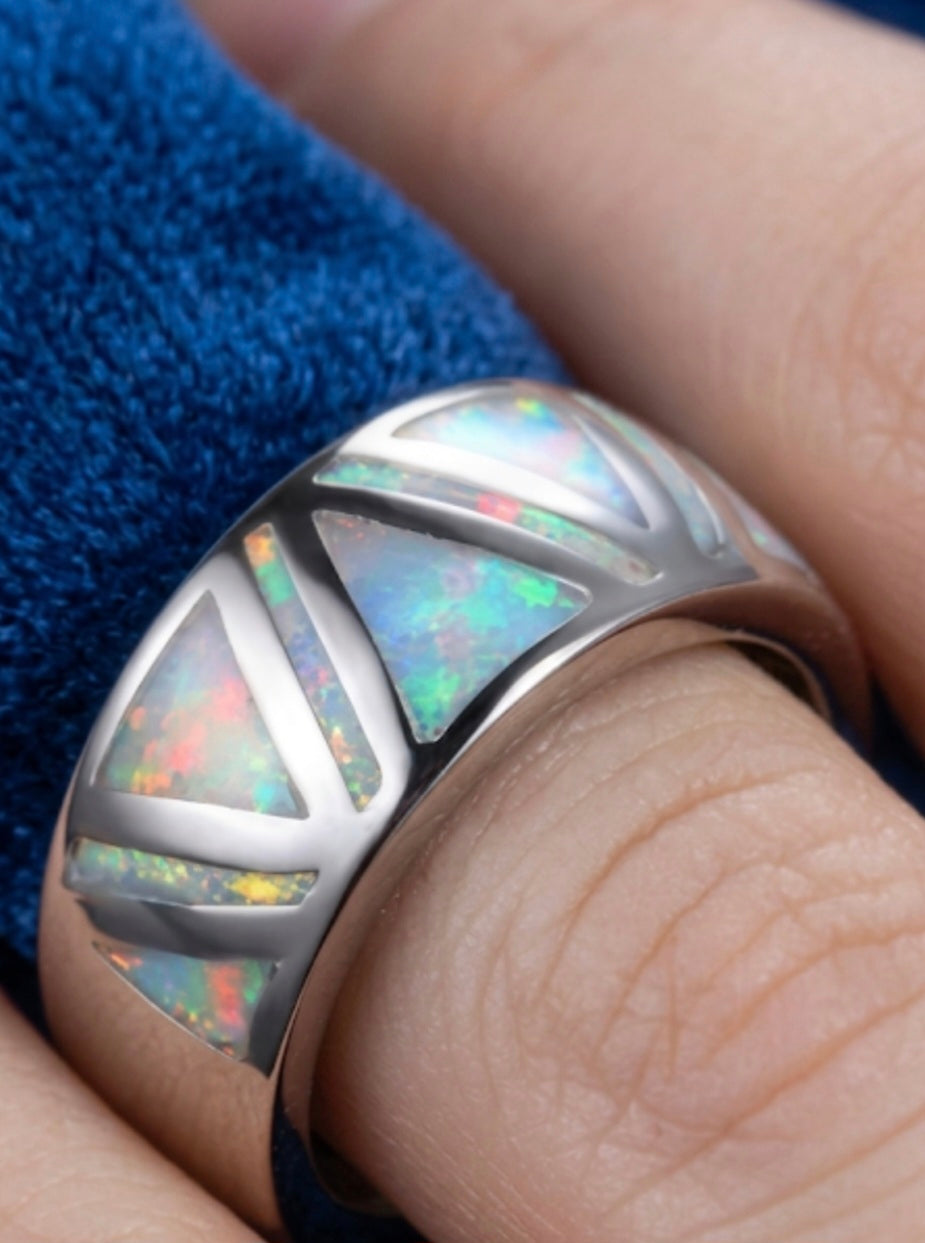 Vista lateral anillo acero diseño triángulos ópalo blanco | vaqueraspain