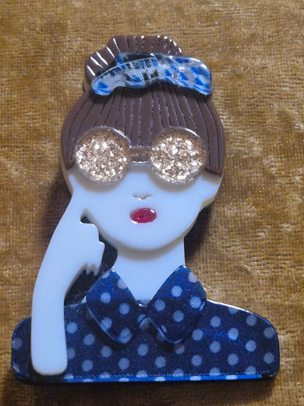 Broche boho chic con gafas dorada purpurina