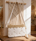 Bolso boho chic de crochet color blanco crema con pedrería dorada artesanal | vaqueraspain