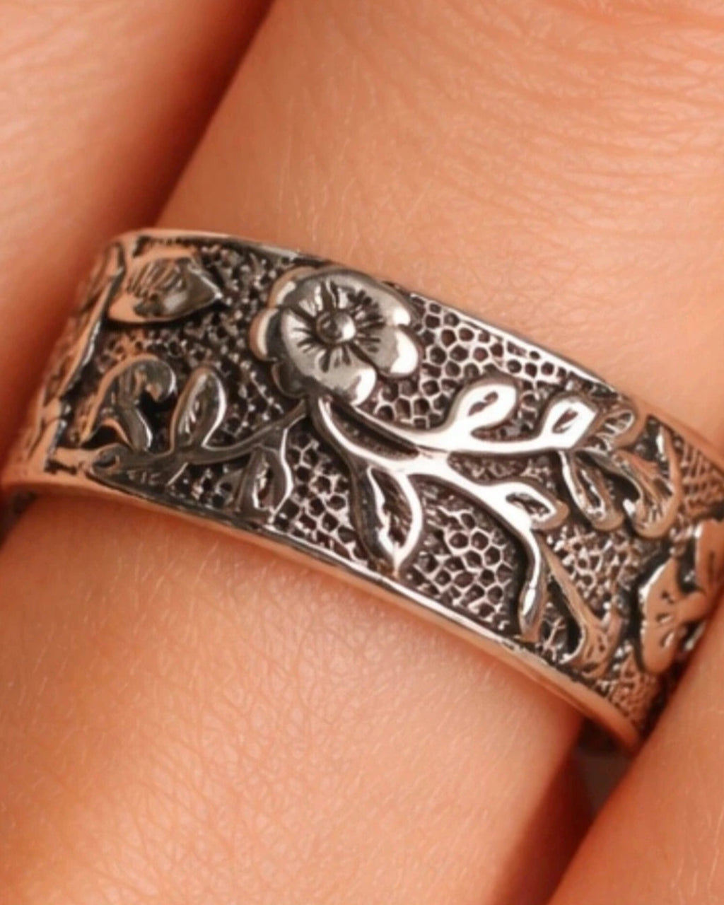 Anillo botánico vintage Eternity de acero con baño de rodio boho chic | vaqueraspain