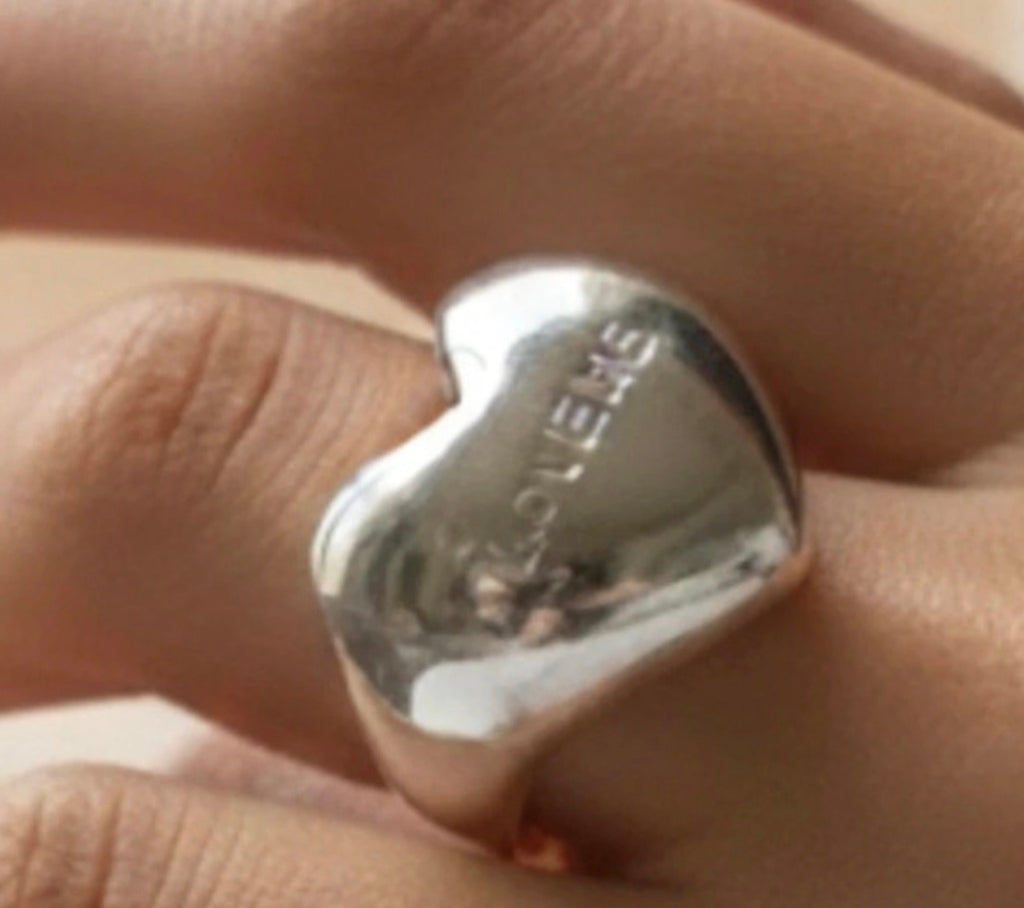 Anillo LOVE ME estilo puffy plata 925 boho chic vintage | vaqueraspain