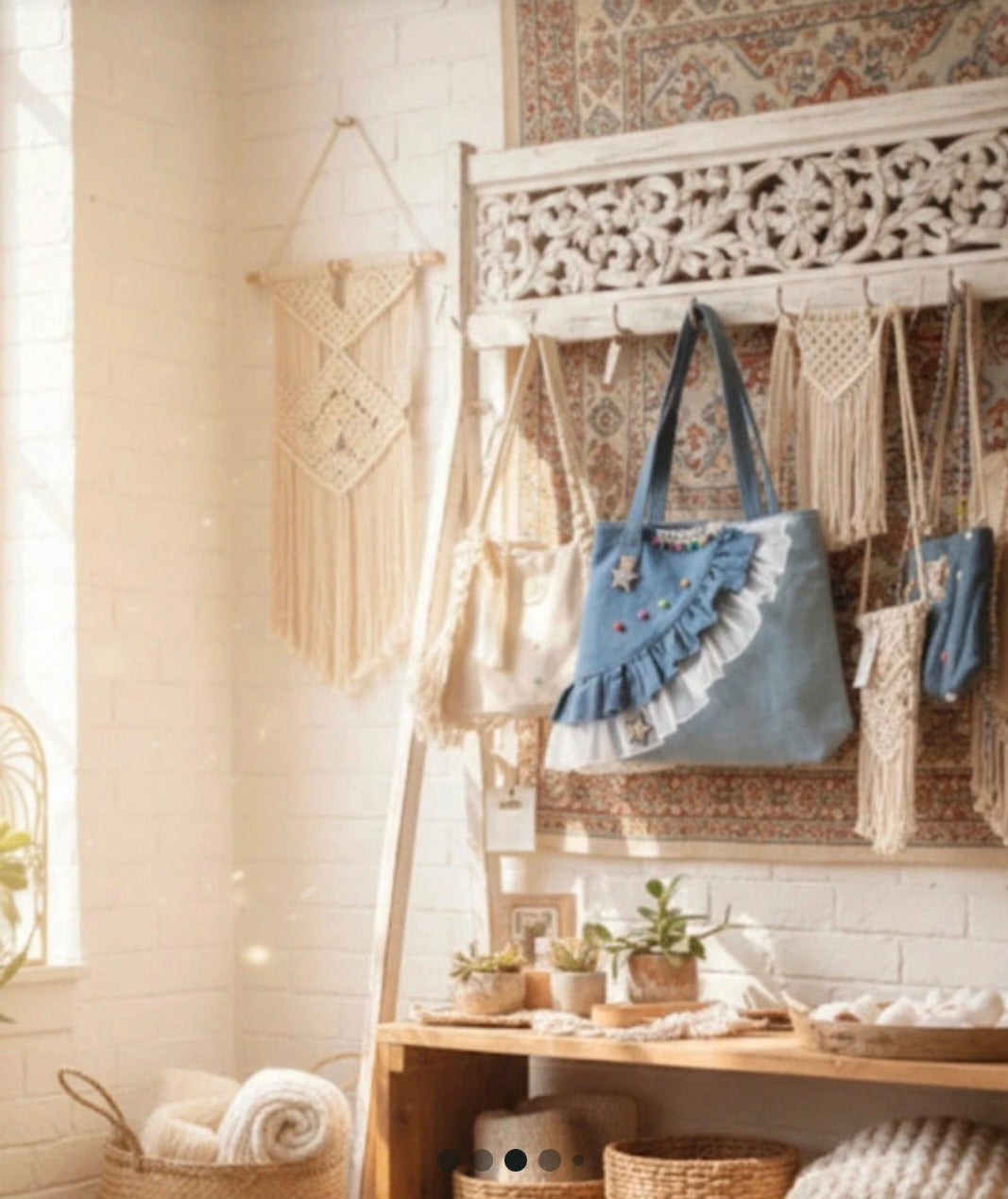 Bolso vaquero boho chic estrellas y pompones detalle - vaqueraspain