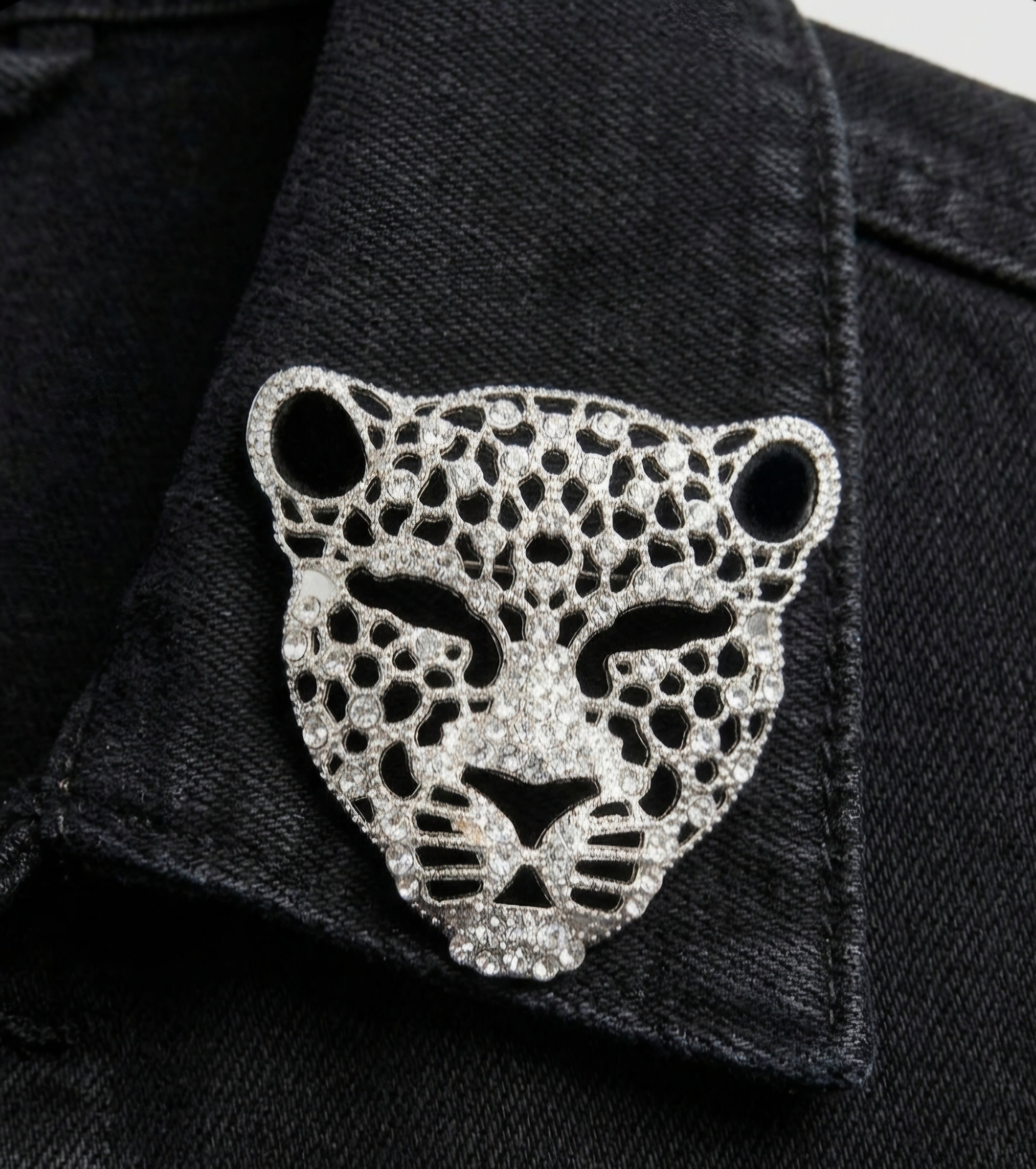 Broche vintage cabeza de felino plateada
