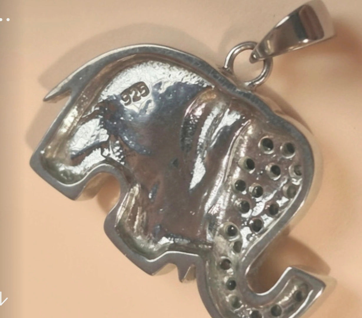 Vista frontal colgante elefante plata 925 con strass y ópalo sintético | vaqueraspain