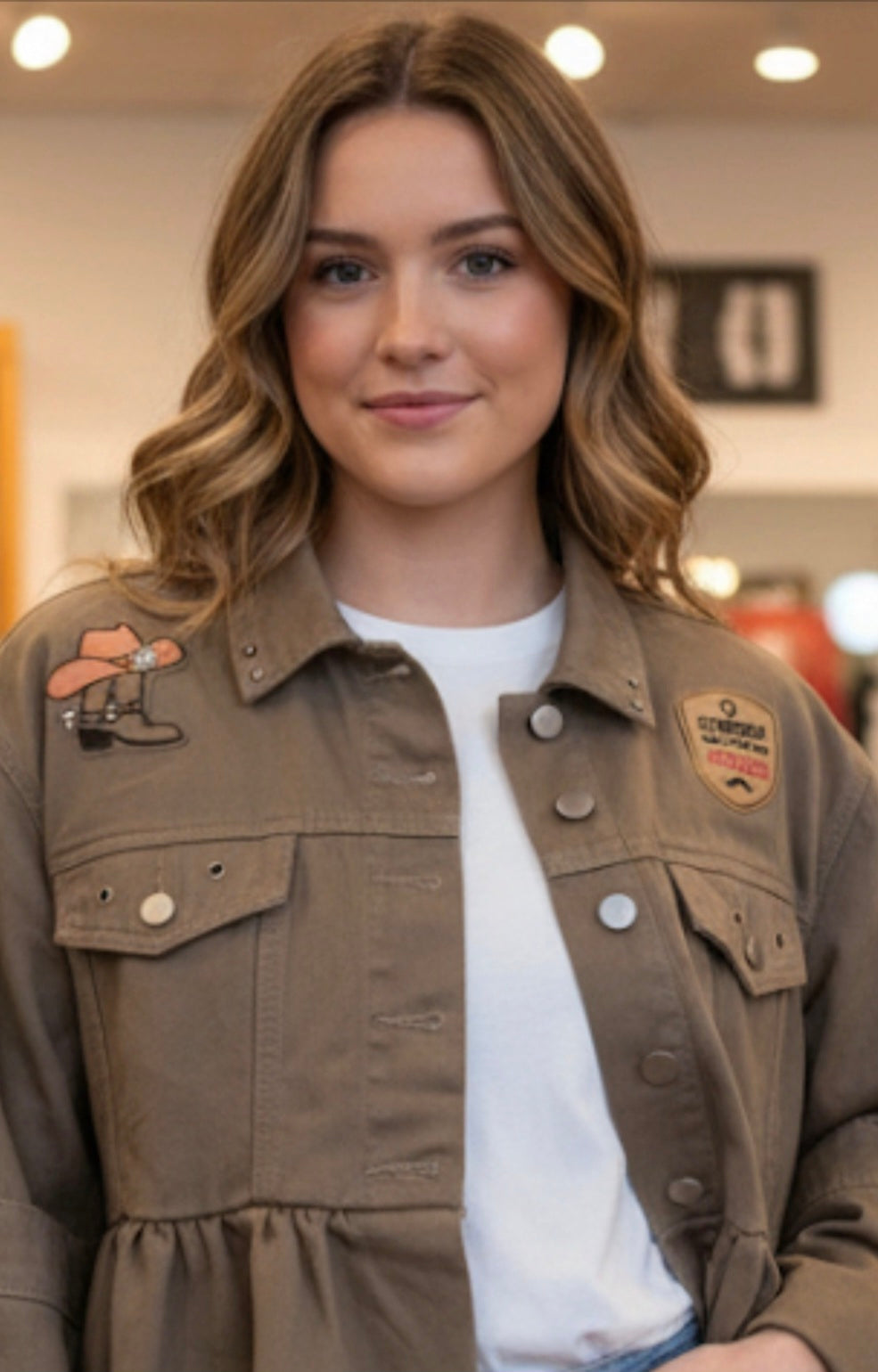 Chaqueta vaquera western marrón militar talla M con parches y tachas boho chic | vaqueraspain