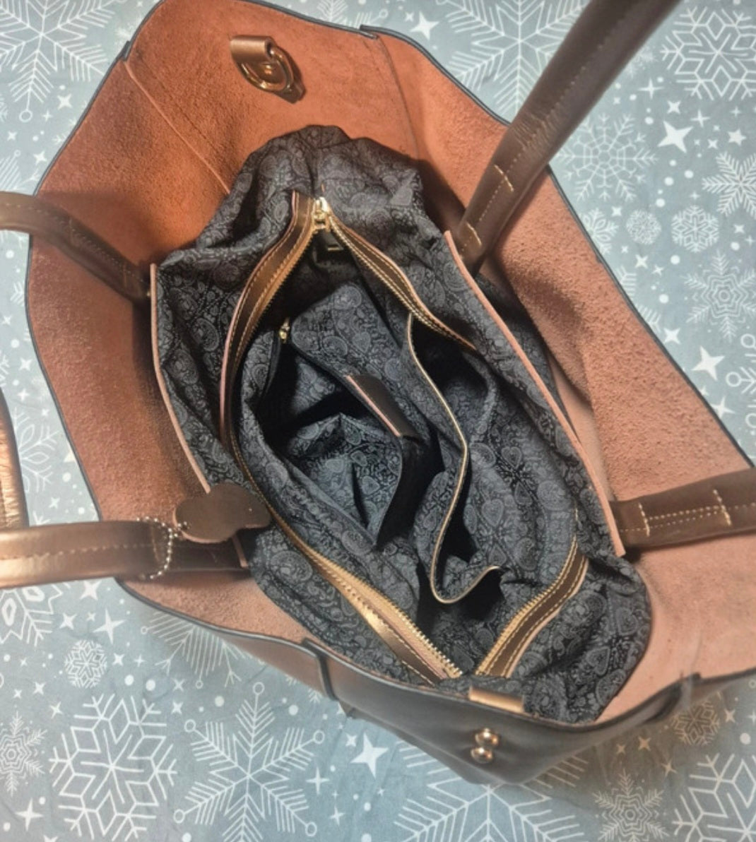 Bolso Tote bronce satinado vista lateral - vaqueraspain