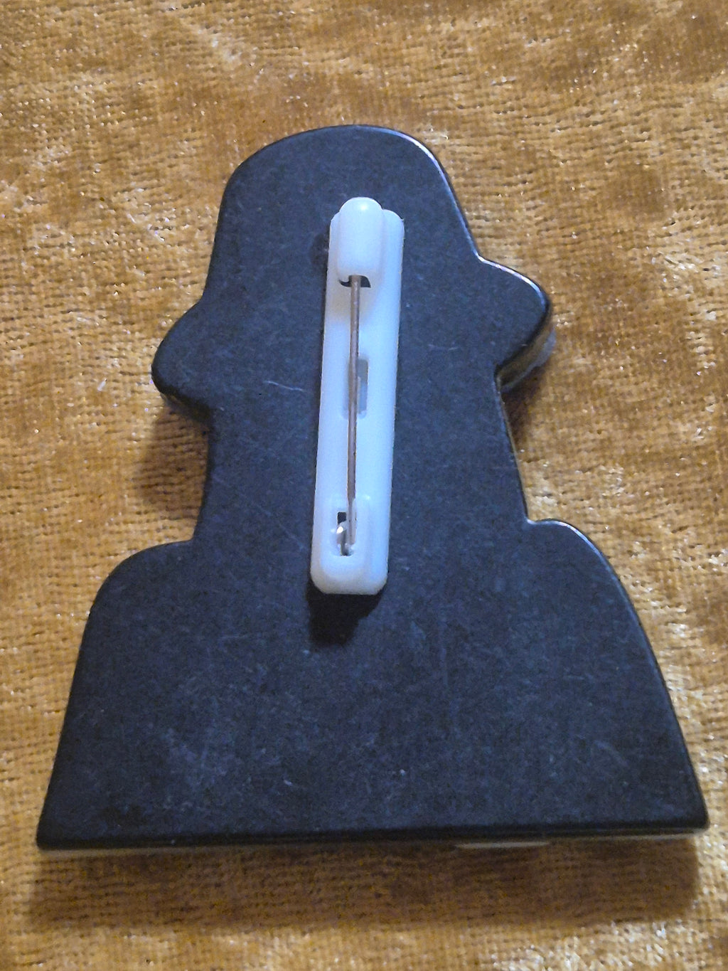 Broche minimalista mujer con sombrero de pescador azul claro