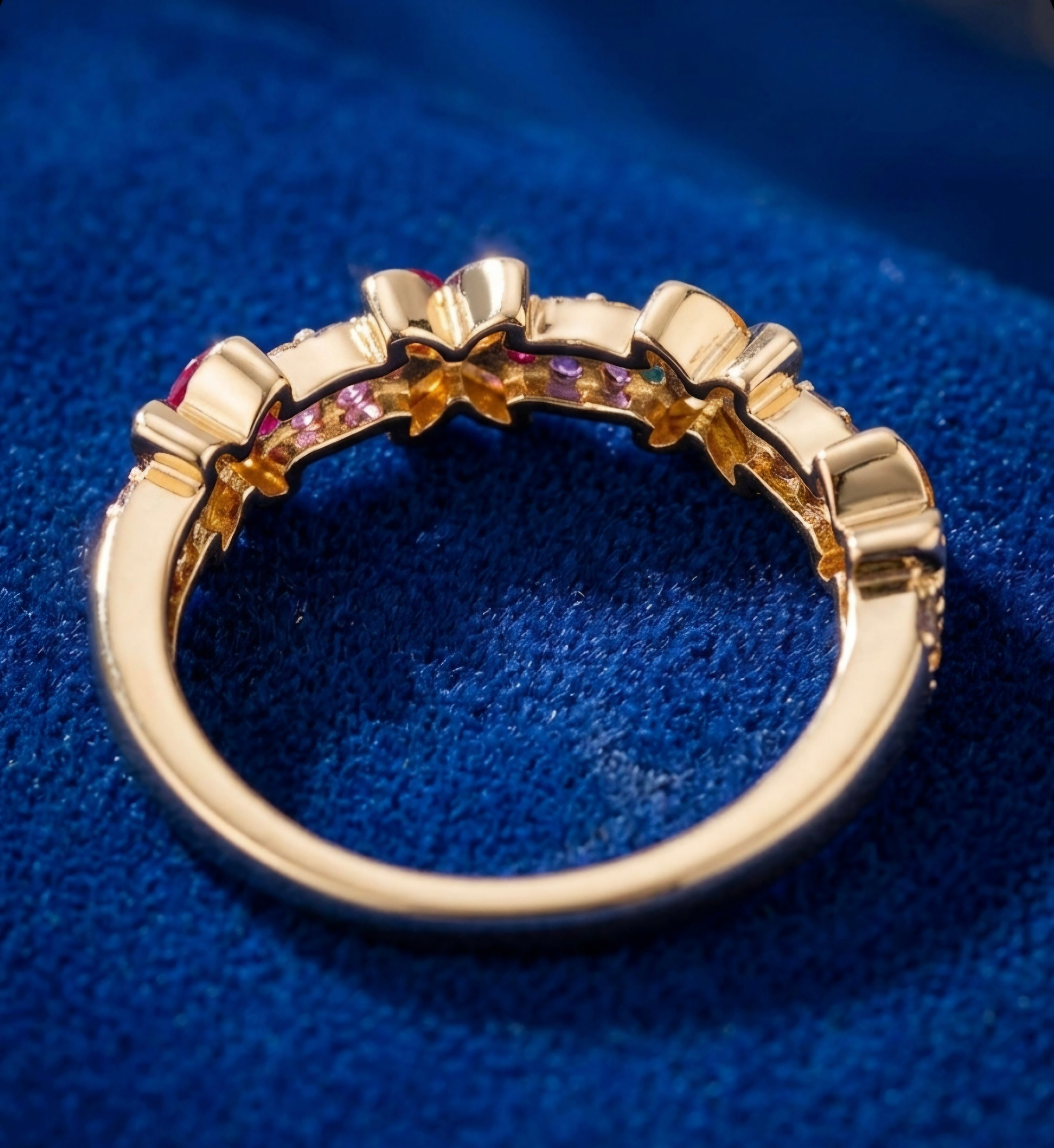 Anillo gold filled 14 K" mariposas caladas con strass colores."