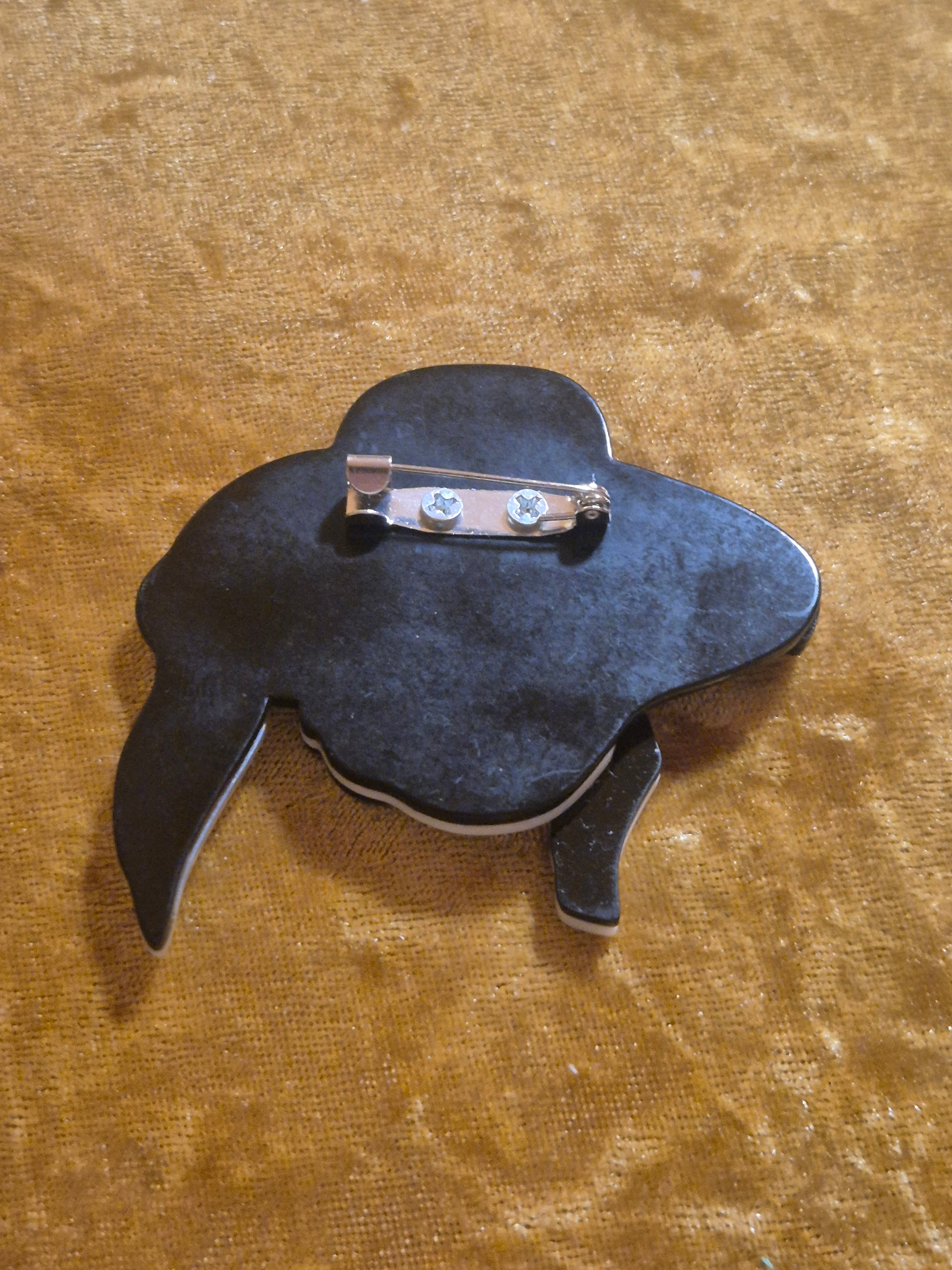 Broche vintage mujer con sombrero negro