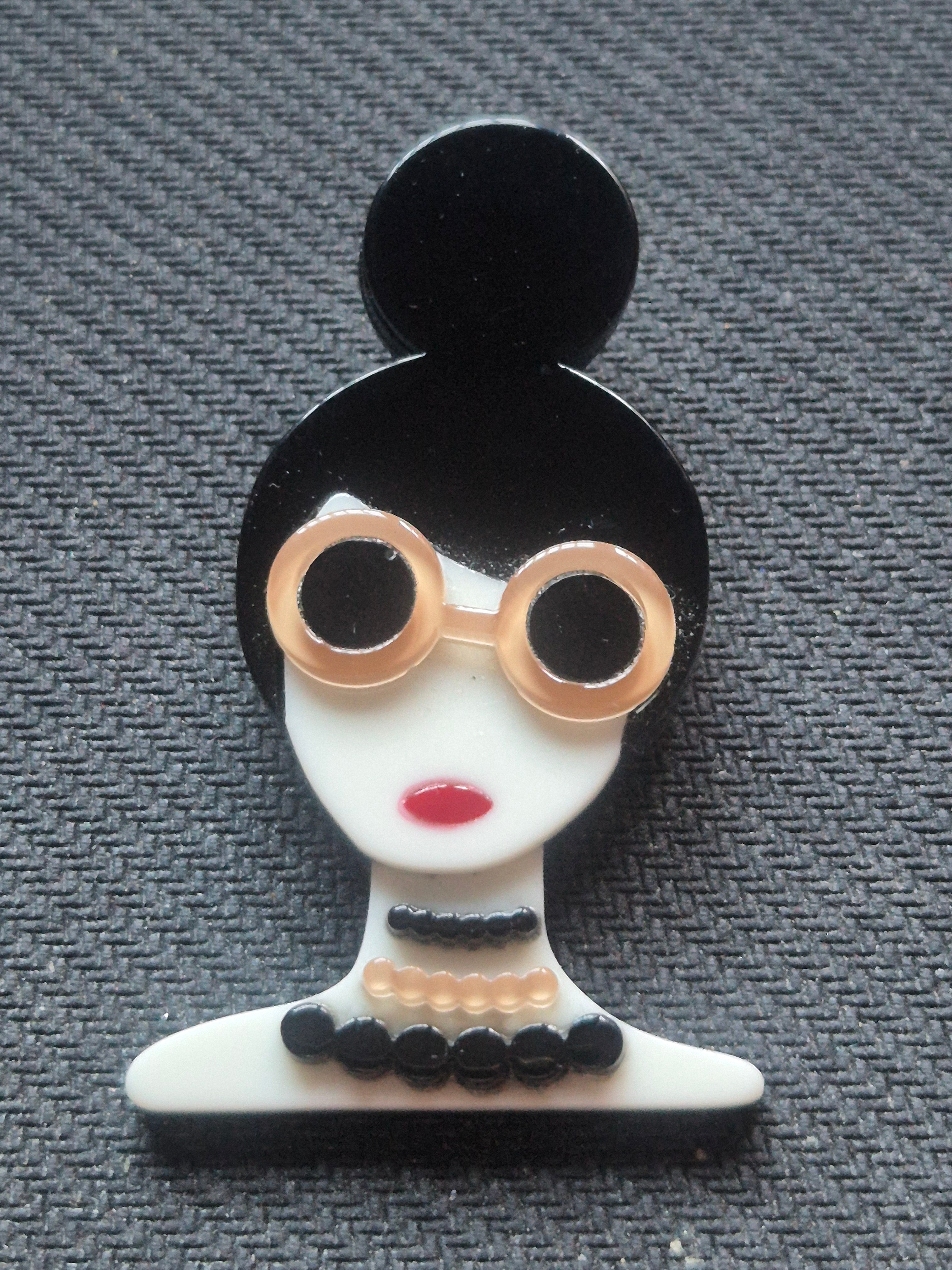 Broche boho chic mujer con moño