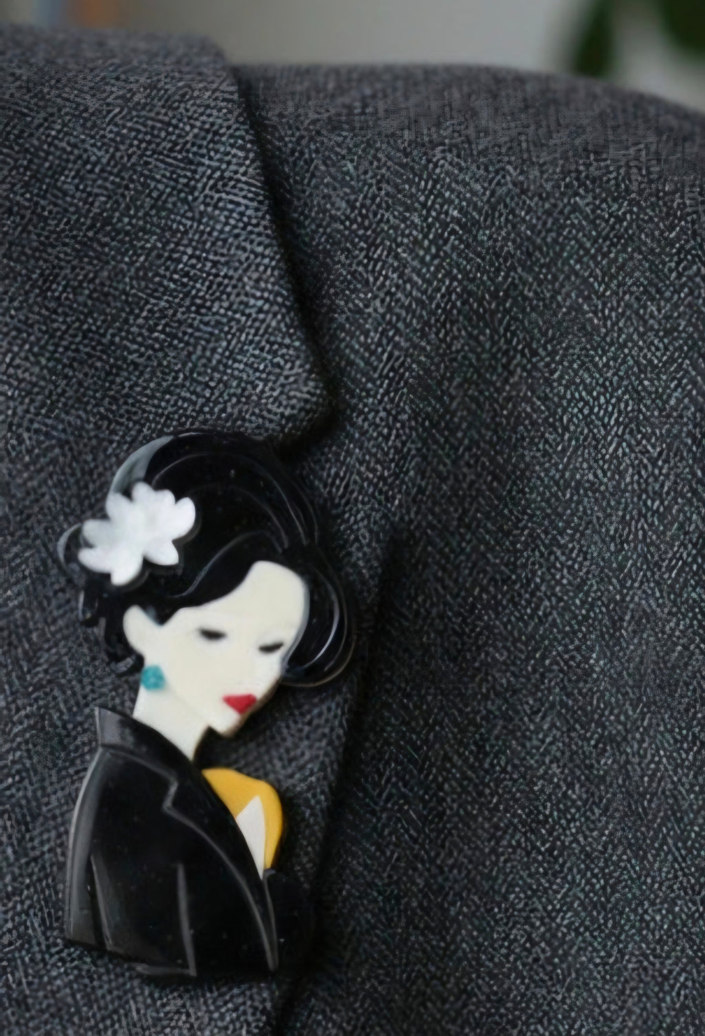Broche retro mujer con flor blanca estilo boho chic | vaqueraspain