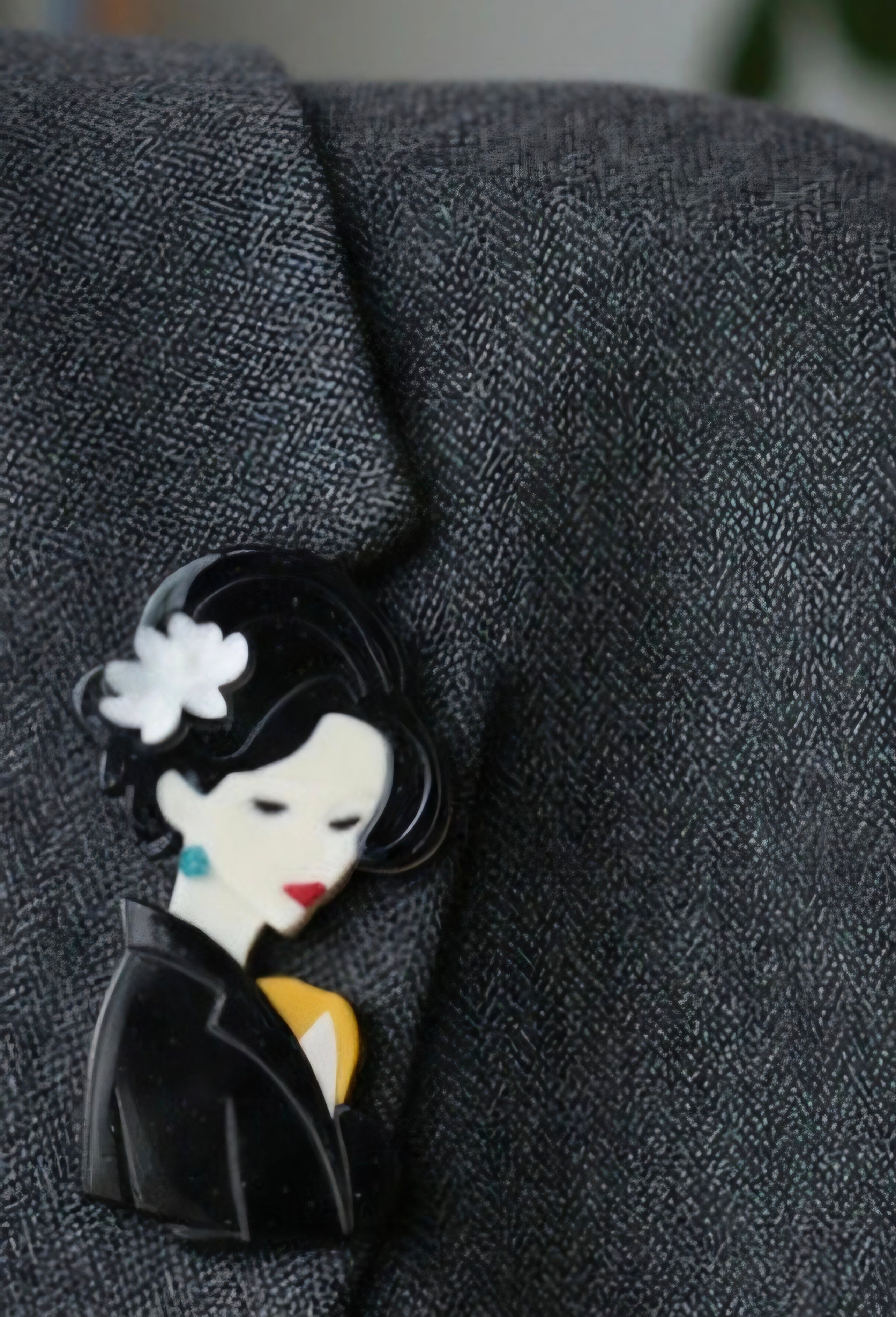 Broche retro mujer con flor blanca estilo boho chic | vaqueraspain