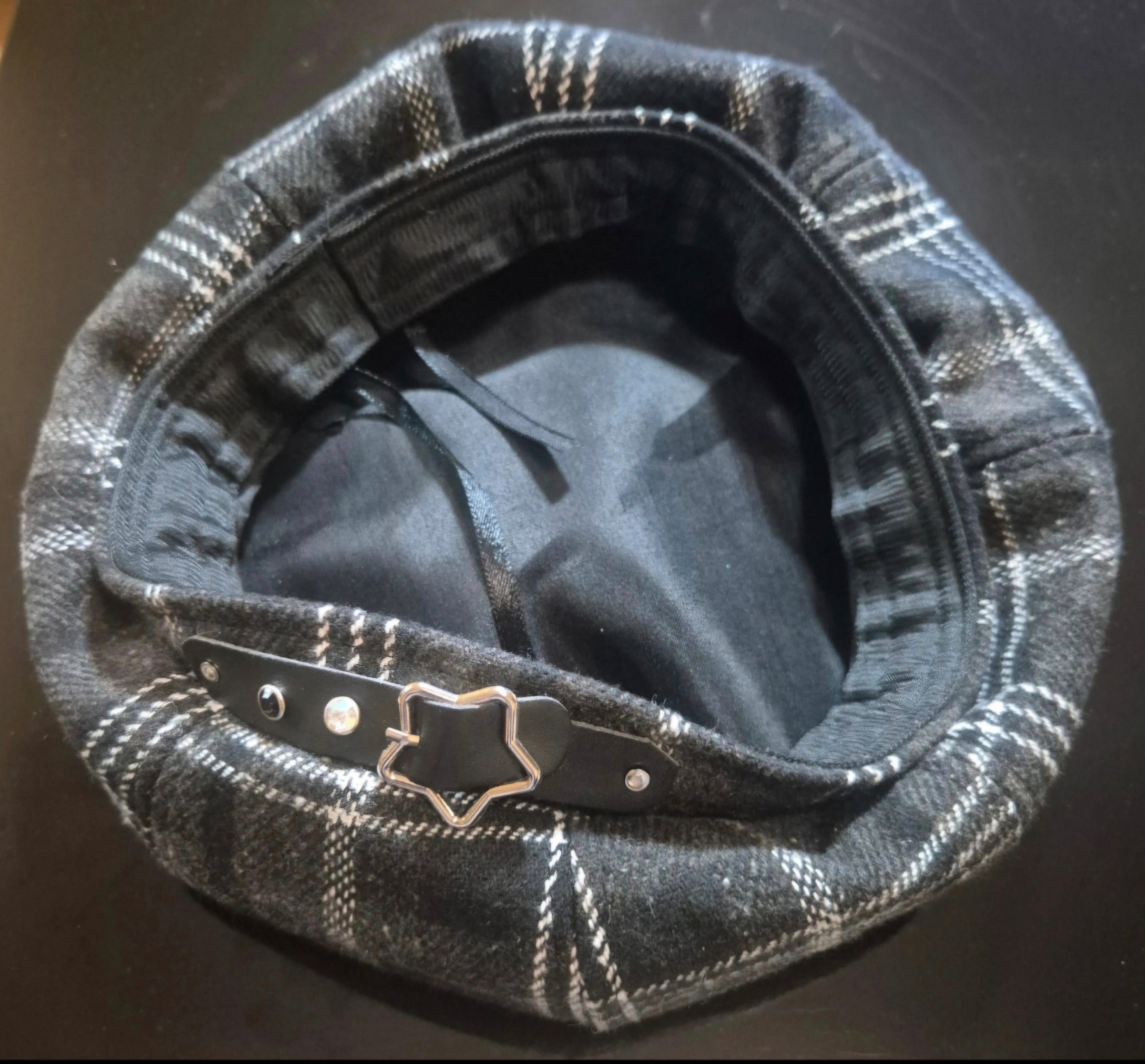 Gorra vintage boho chic tartán gris y negro | vaqueraspain
