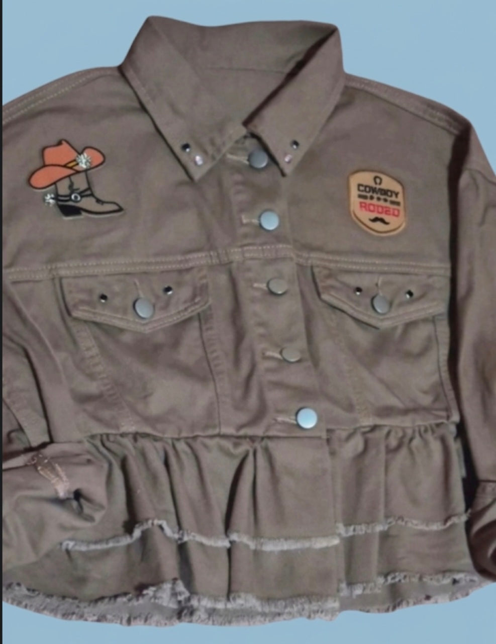 Detalle parches y tachas chaqueta vaquera western marrón militar talla M | vaqueraspain