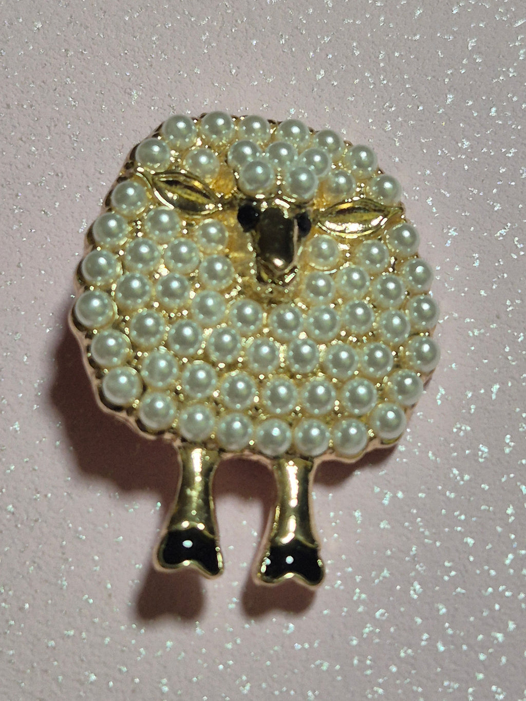 Broche vintage simpática oveja estilizada