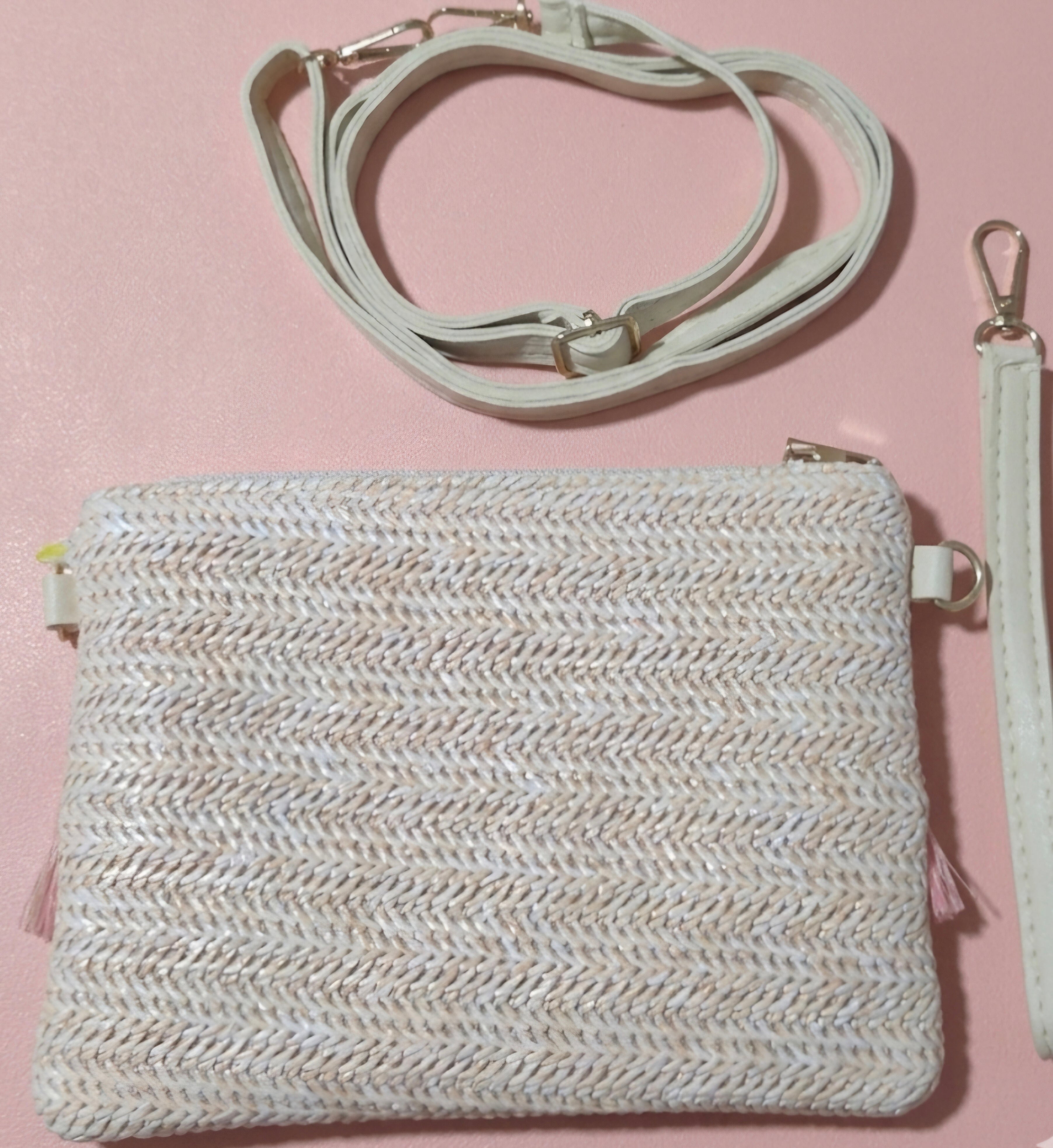 Vista frontal bolso boho chic pompones franja étnica con flecos rosas | vaqueraspain