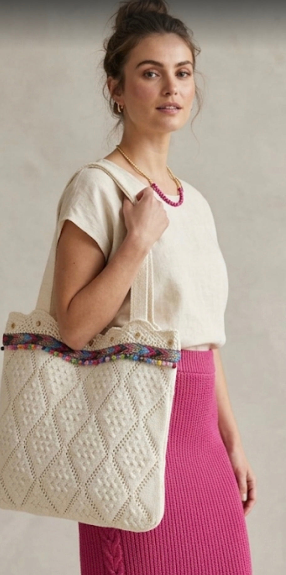 Detalle diseños geométricos zigzag bolso boho chic blanco roto étnico | vaqueraspain