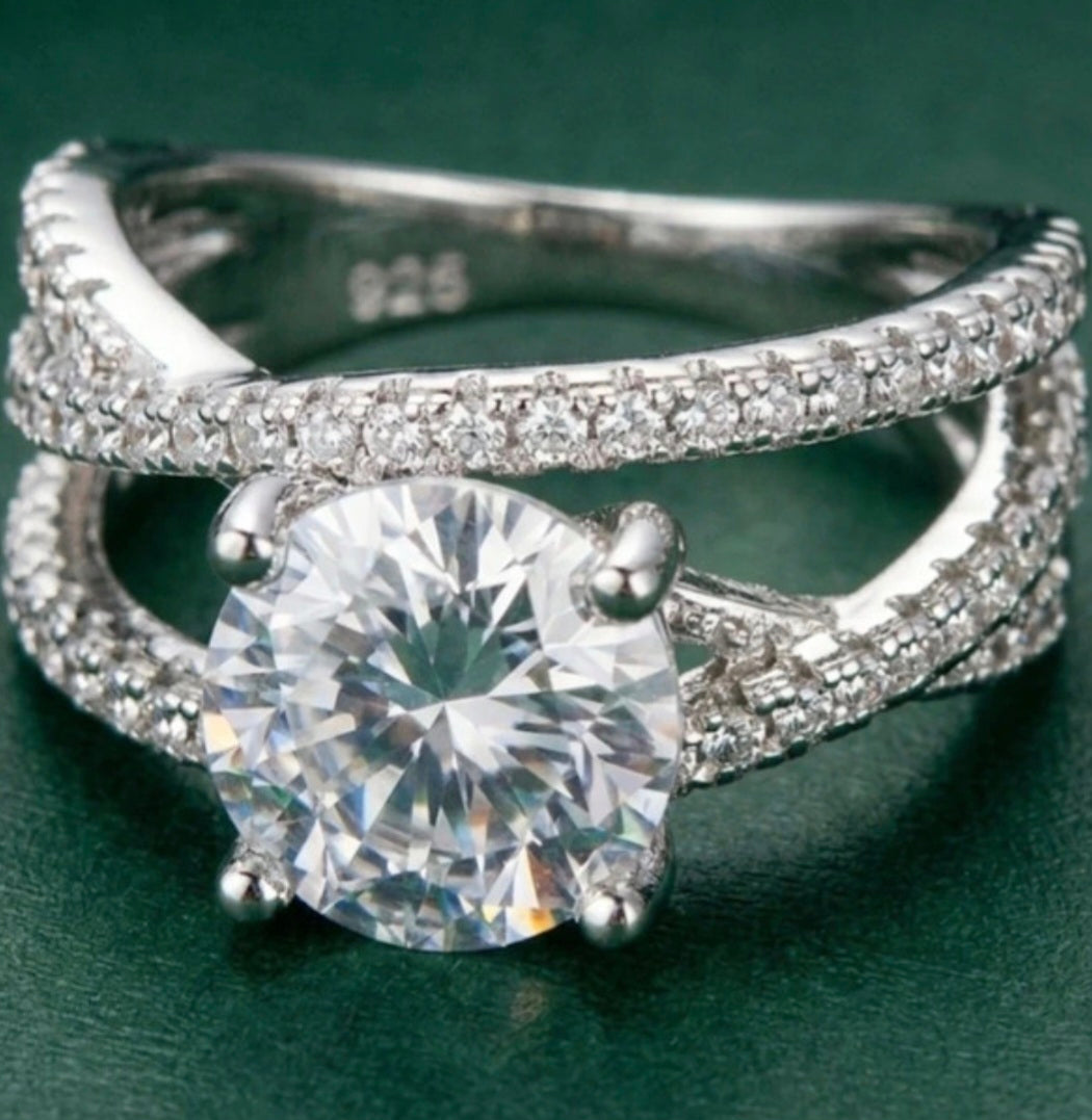 Vista lateral anillo pavé plata 925 entrelazado joyería fina | vaqueraspain