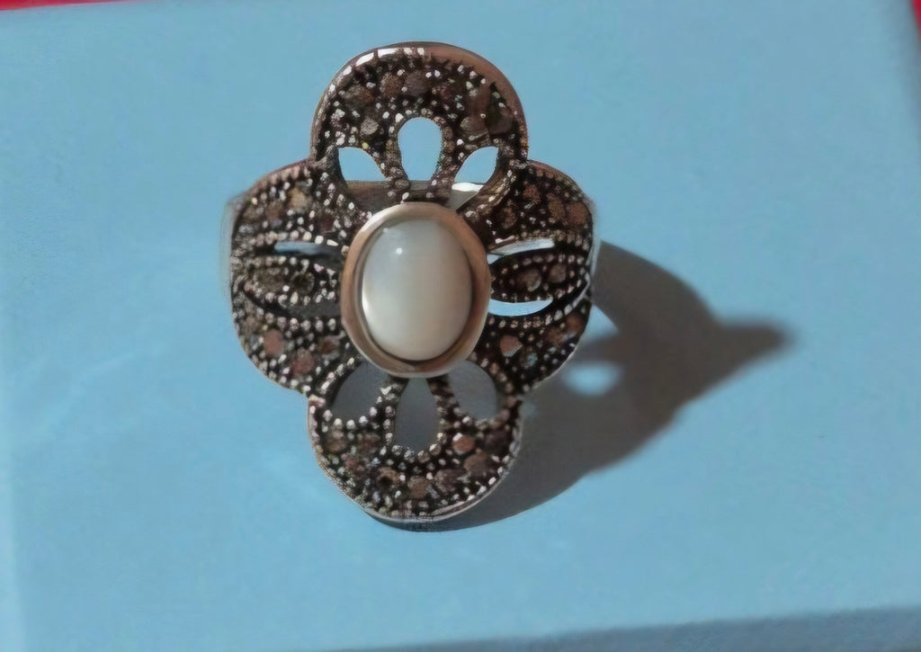 Detalle marquesita anillo art deco de acero vintage joyería fina | vaqueraspain