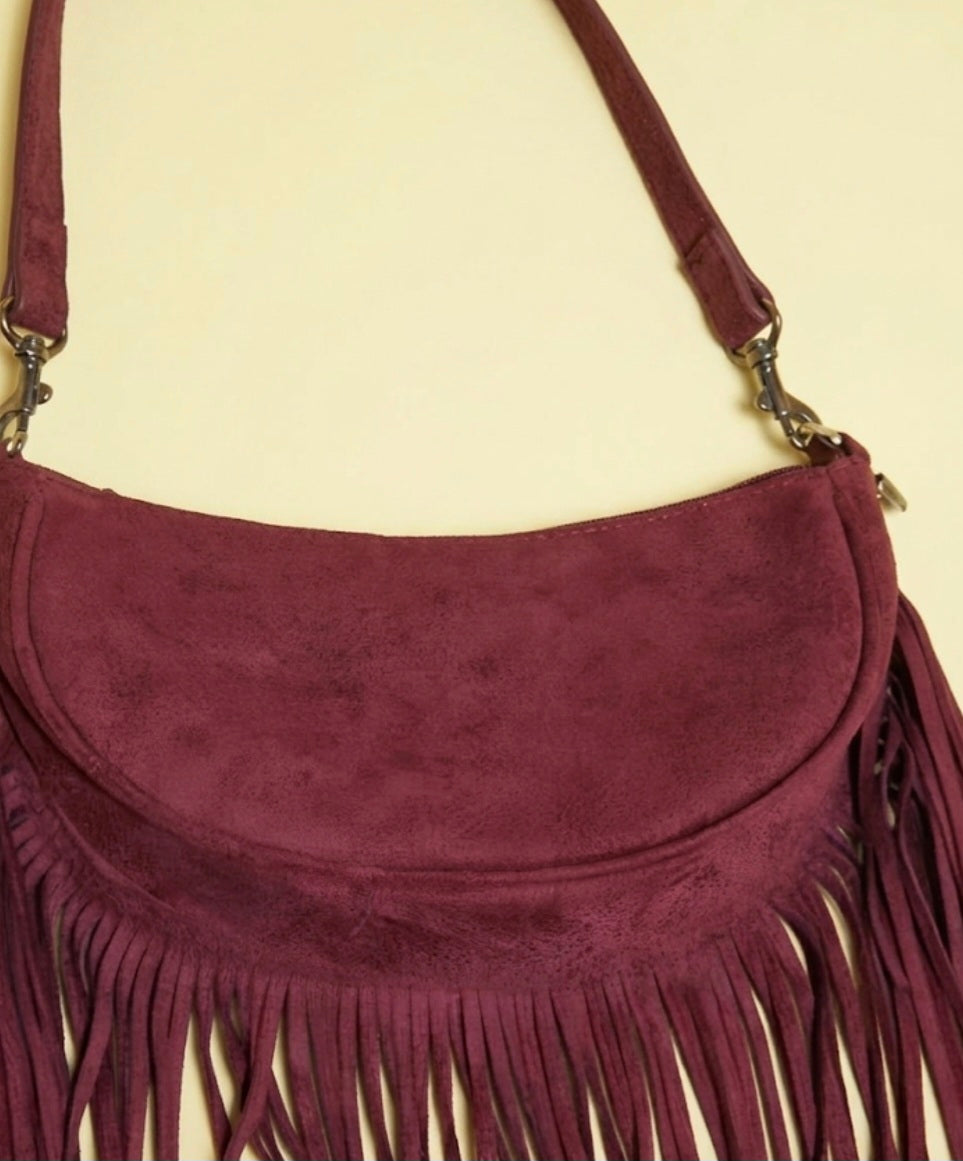 Vista lateral bolso bohemio flecos ante burdeos vintage boho chic | vaqueraspain