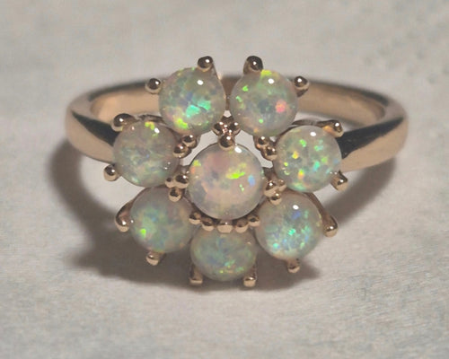 Anillo flor gold filled con ópalo sintético blanco talla 13,5 boho chic | vaqueraspain