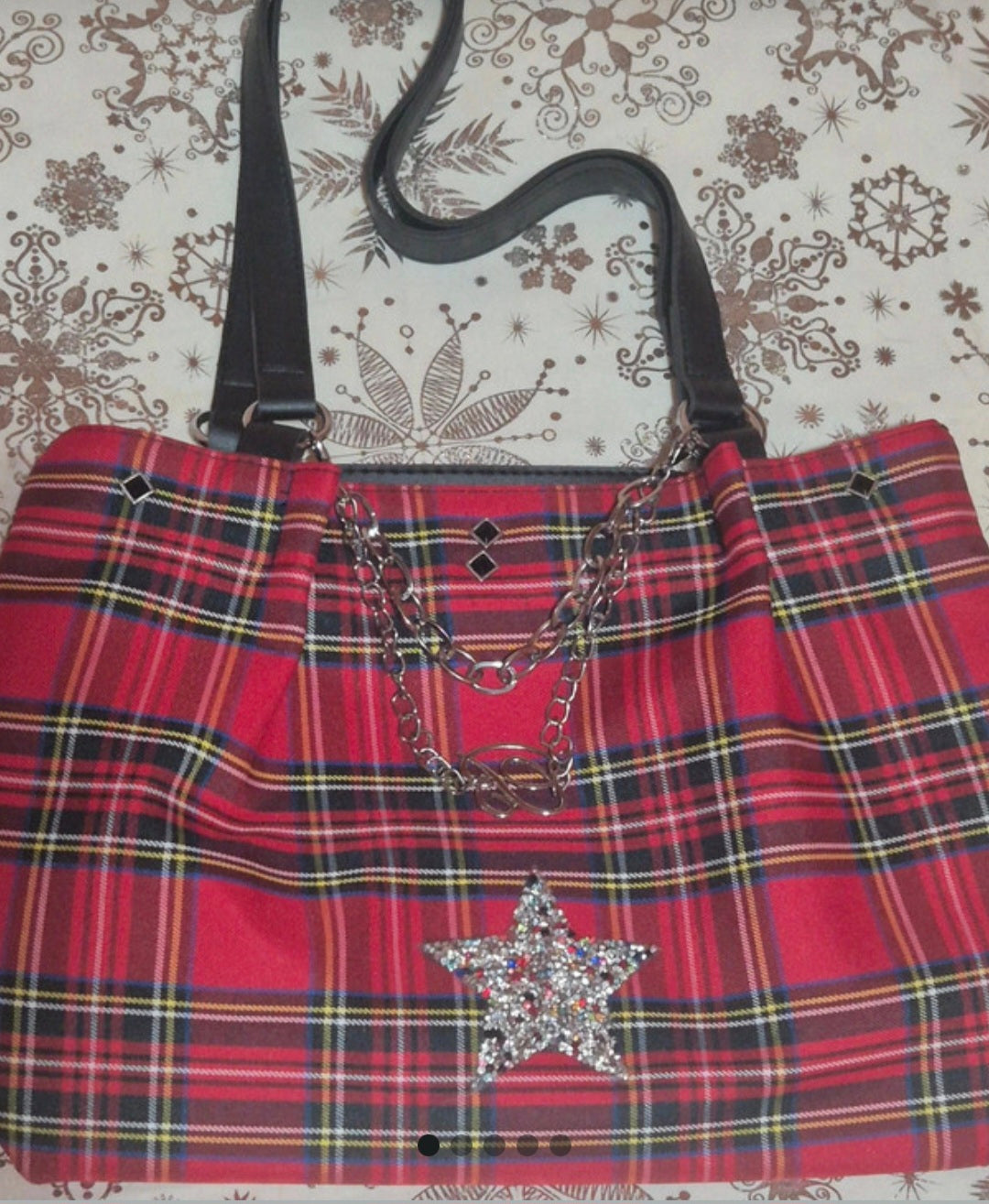 Bolso tote cuadros escoceses color rojo vibrante con estrella strass boho chic | vaqueraspain