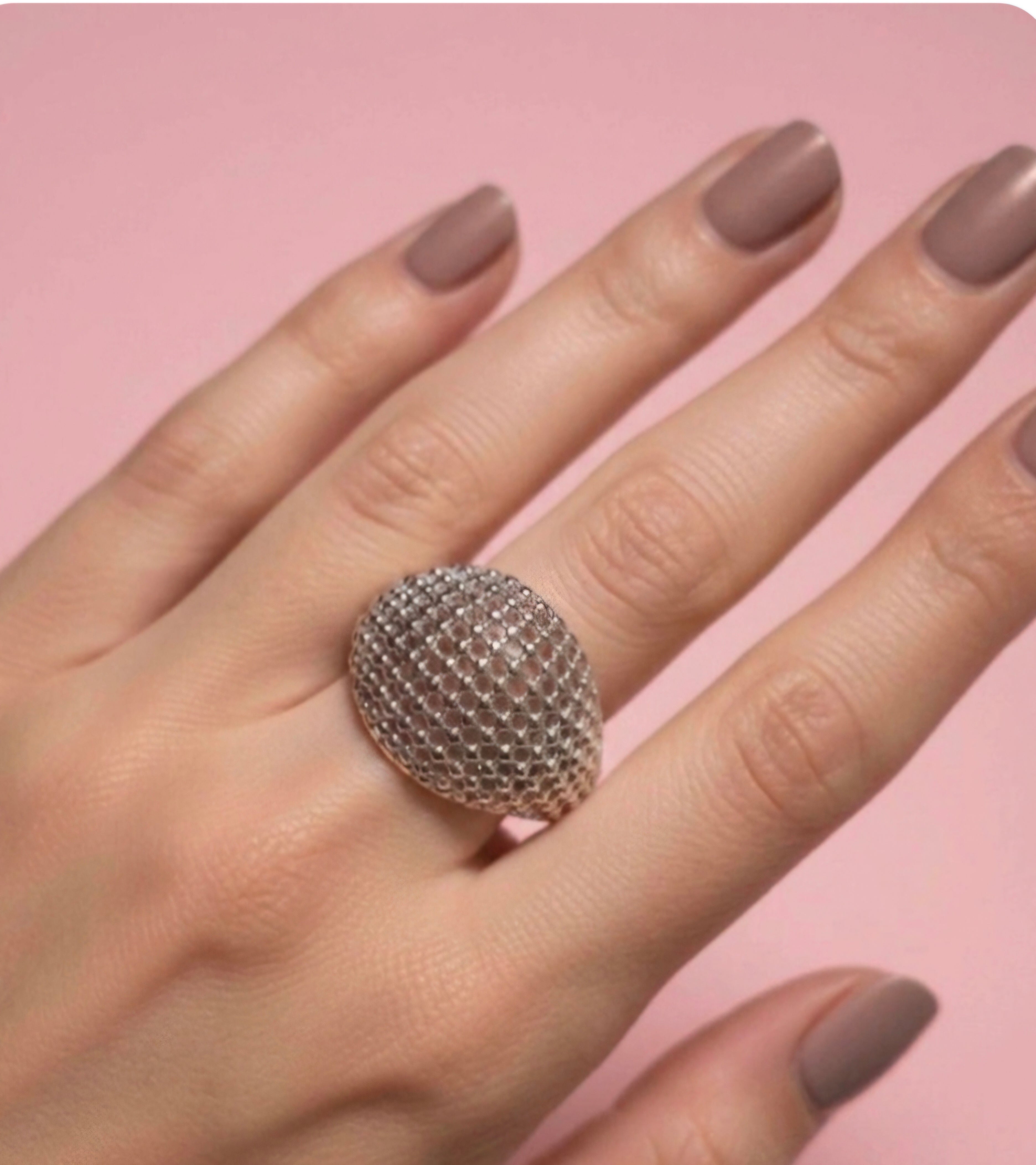 Vista lateral anillo cúpula calada bombé plata 925 joyería fina | vaqueraspain