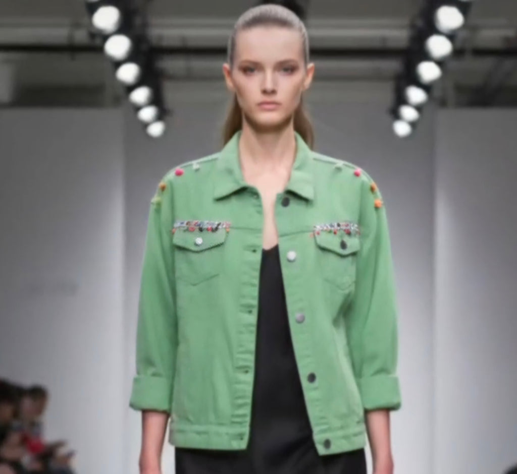 Chaqueta vaquera verde agua talla M customizada boho chic artesanal | vaqueraspain