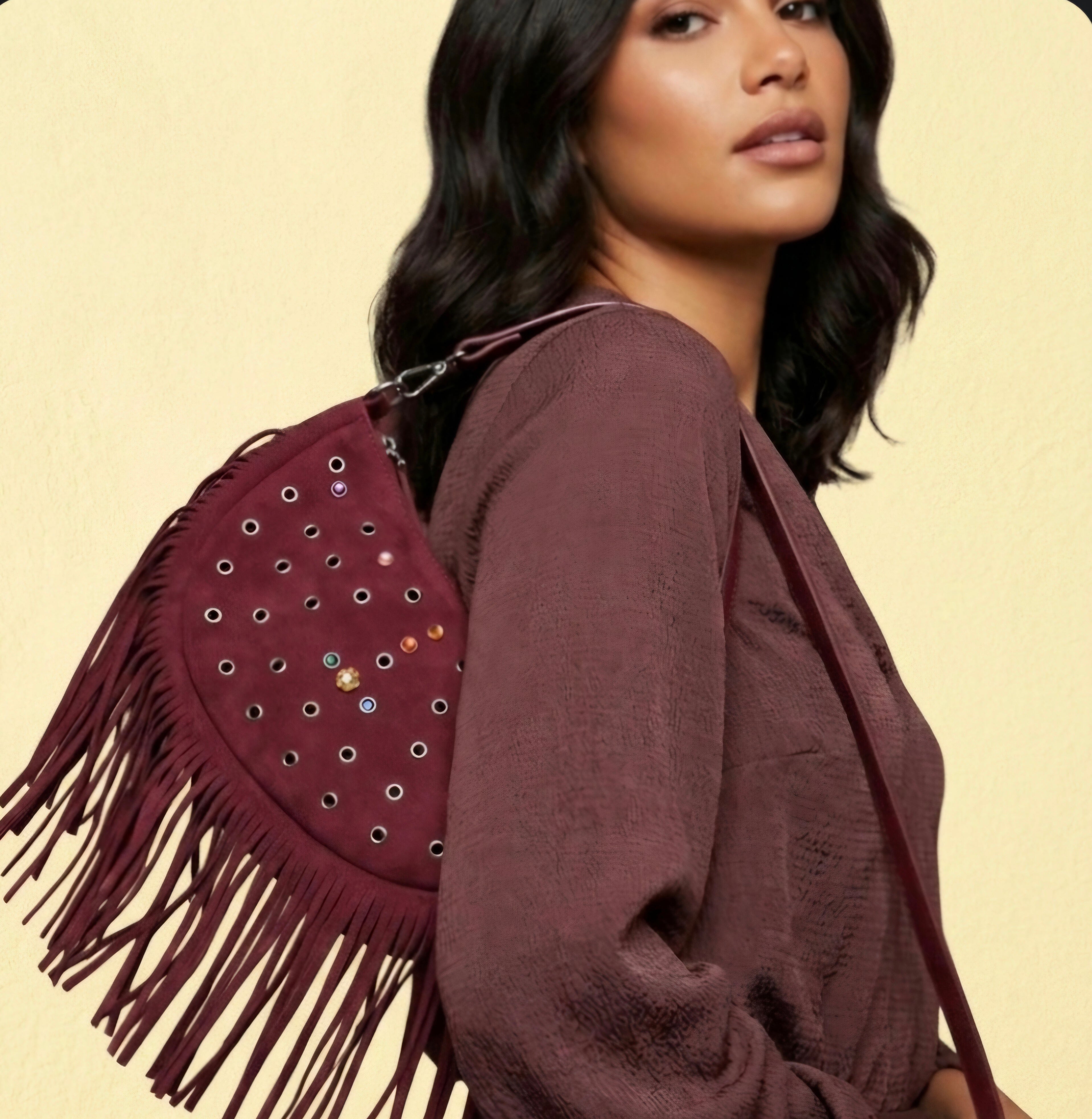 Detalle flecos ante burdeos bolso bohemio boho chic | vaqueraspain