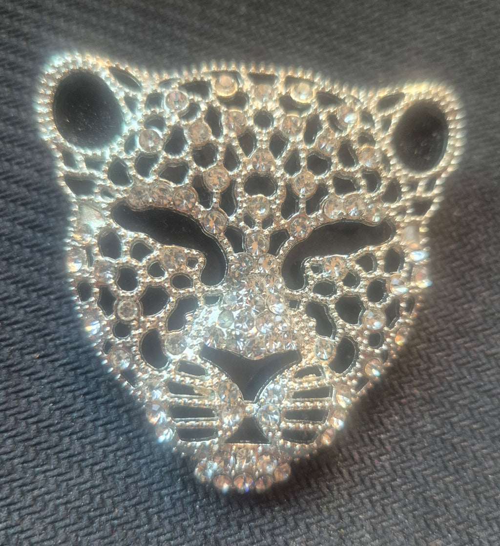 Broche vintage cabeza de felino plateada