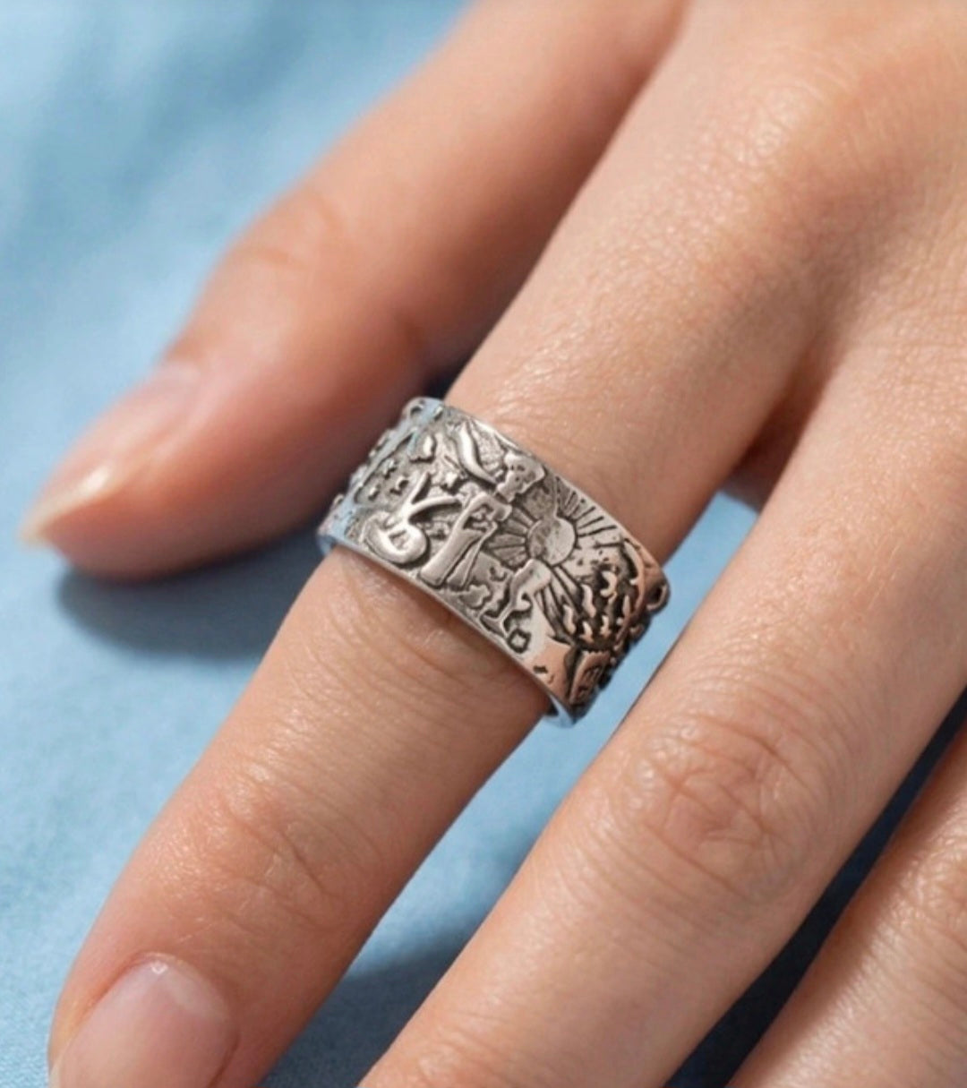 Detalle El Principito y asteroide anillo vintage acero con estrellas | vaqueraspain