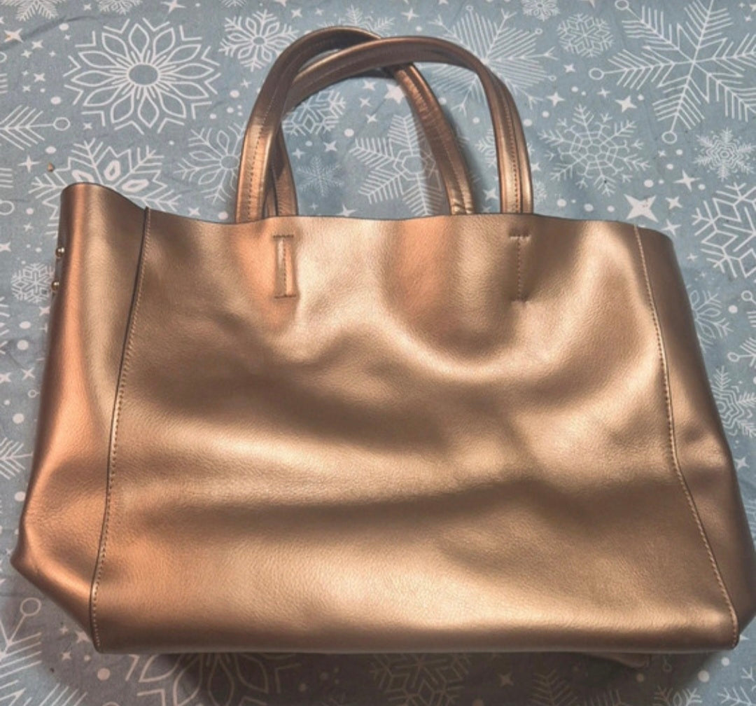 Bolso tote bronce satinado vista trasera - vaqueraspain