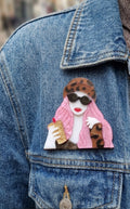Broche boho chic mujer con gorra de leopardo