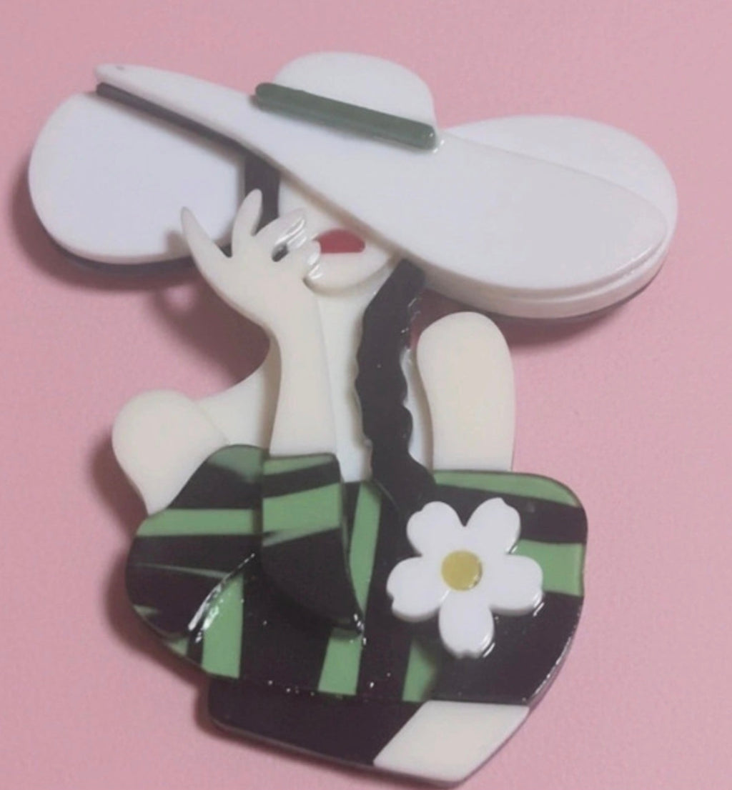 Broche art déco mujer elegante con trenza boho chic | vaqueraspain