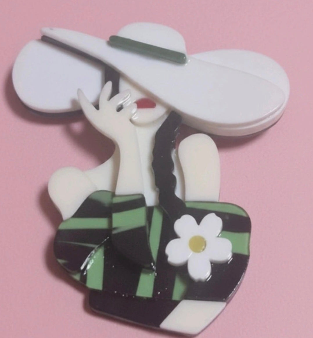 Broche art déco mujer elegante con trenza boho chic | vaqueraspain