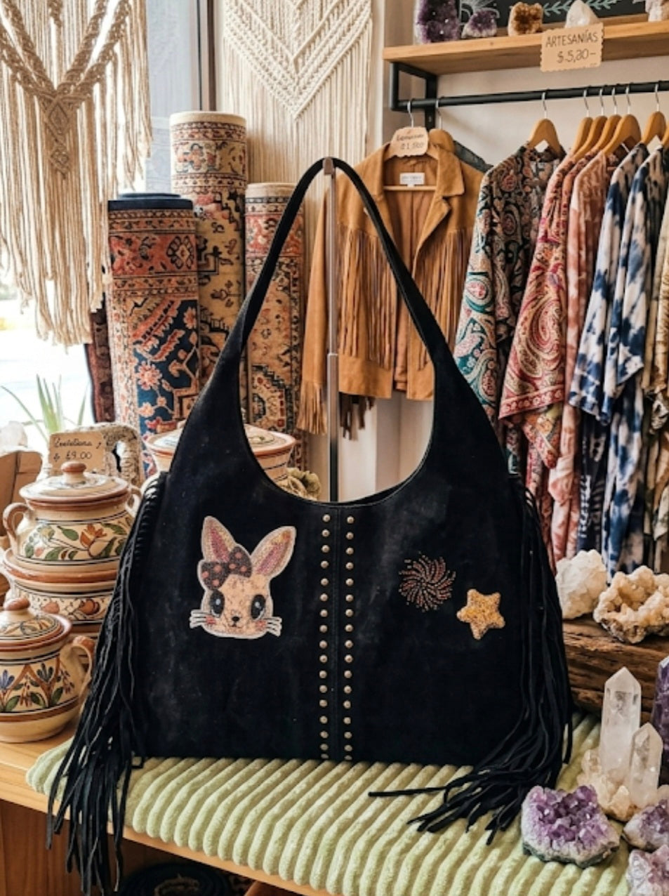 Bolso tote boho chic conejito con lazo de antelina negro vintage | vaqueraspain