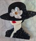 Broche art déco vintage mujer elegante sombrero negro | vaqueraspain