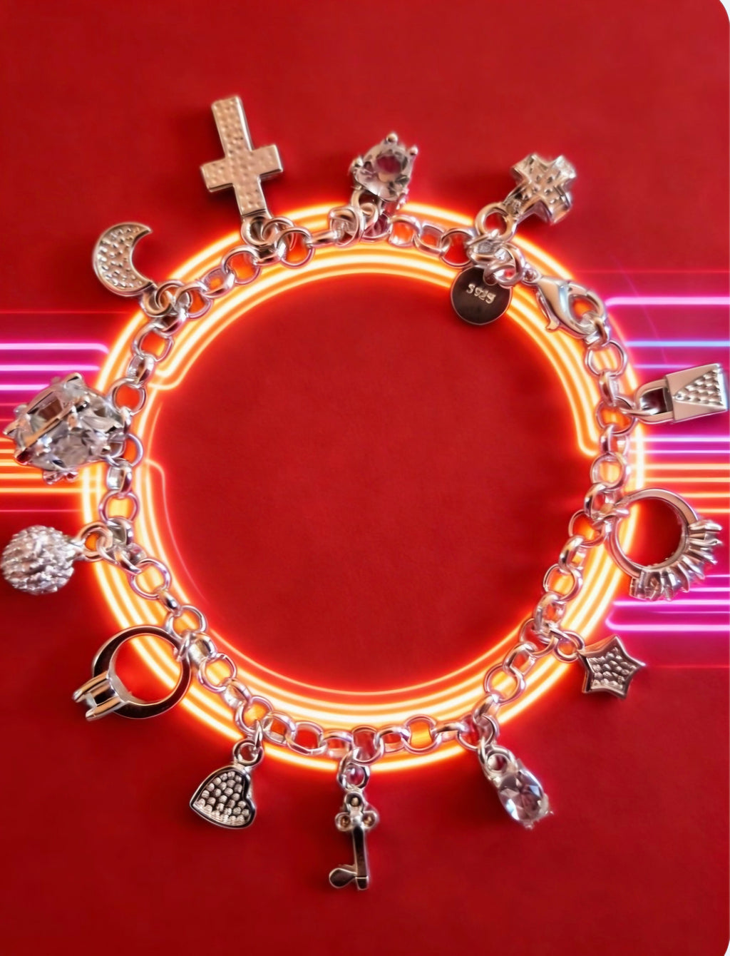 Vista frontal pulsera romántica vintage con dijes plata 925 boho chic | vaqueraspain